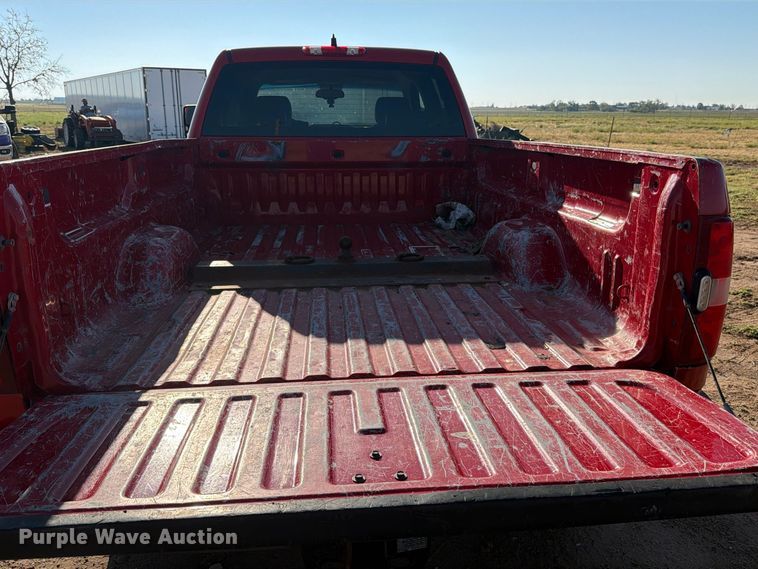 image for item DV8670 2011 Chevrolet Silverado 3500HD Crew Cab pickup truck