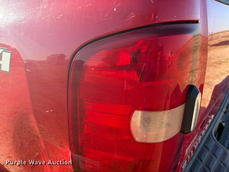 image for item DV8670 2011 Chevrolet Silverado 3500HD Crew Cab pickup truck