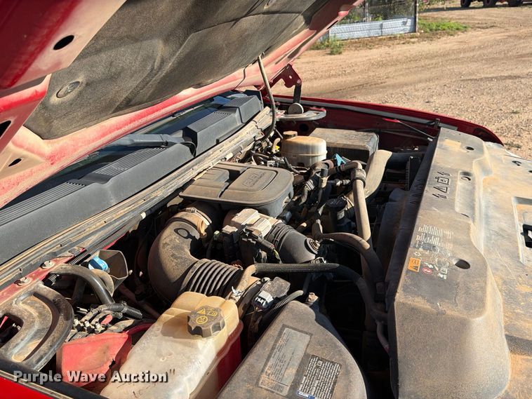 image for item DV8670 2011 Chevrolet Silverado 3500HD Crew Cab pickup truck