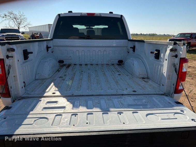 image for item DV8671 2021 Ford F150 Crew Cab pickup truck