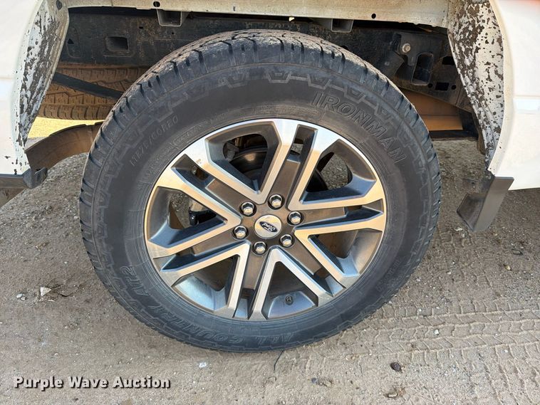 image for item DV8671 2021 Ford F150 Crew Cab pickup truck