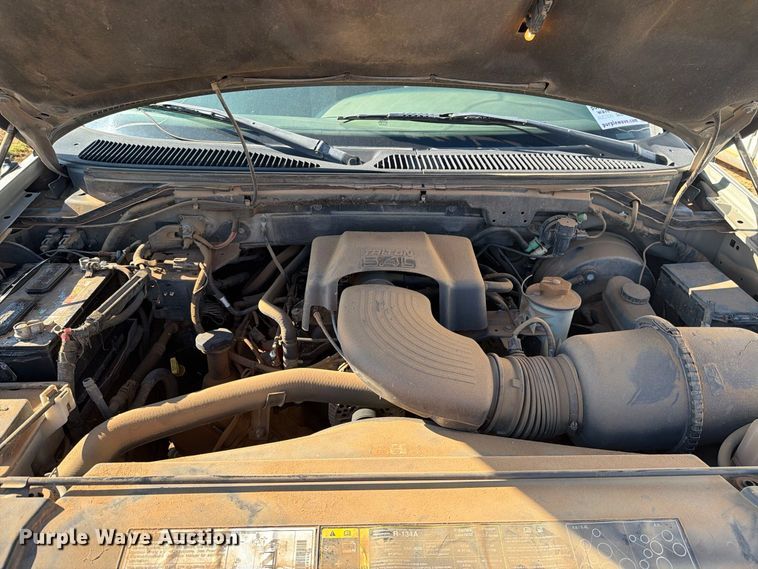 image for item DV8672 2002 Ford F150 Crew Cab pickup truck