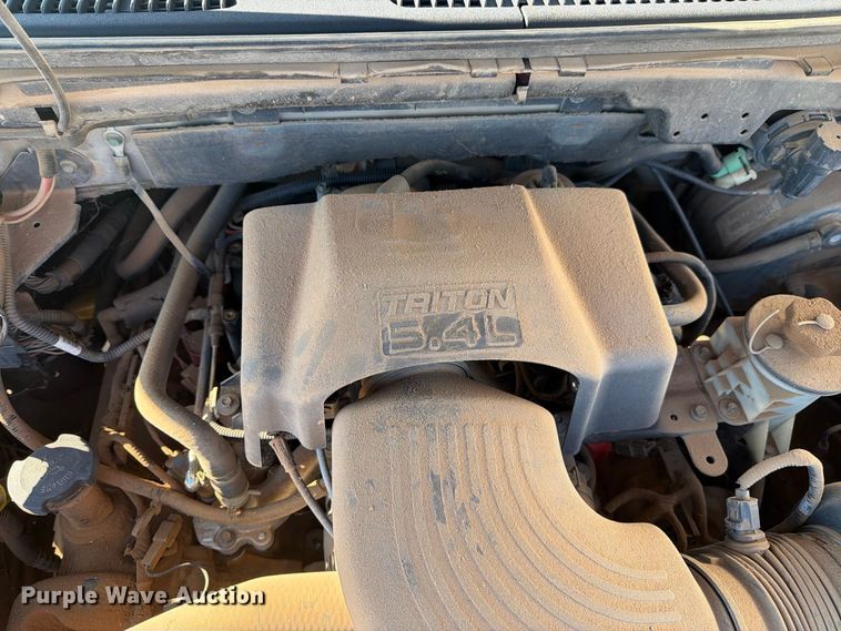 image for item DV8672 2002 Ford F150 Crew Cab pickup truck