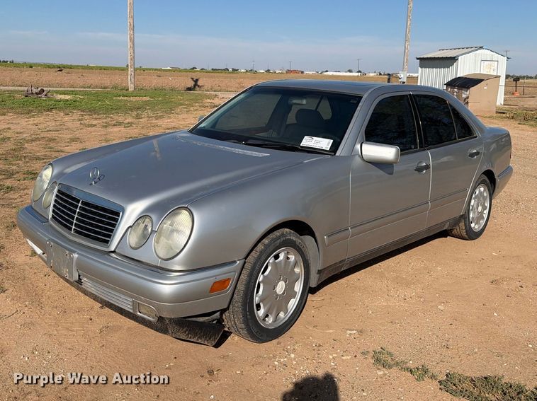 image for item DV8674 1999 Mercedes-benz E-Class 