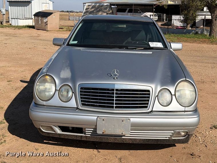 image for item DV8674 1999 Mercedes-benz E-Class 