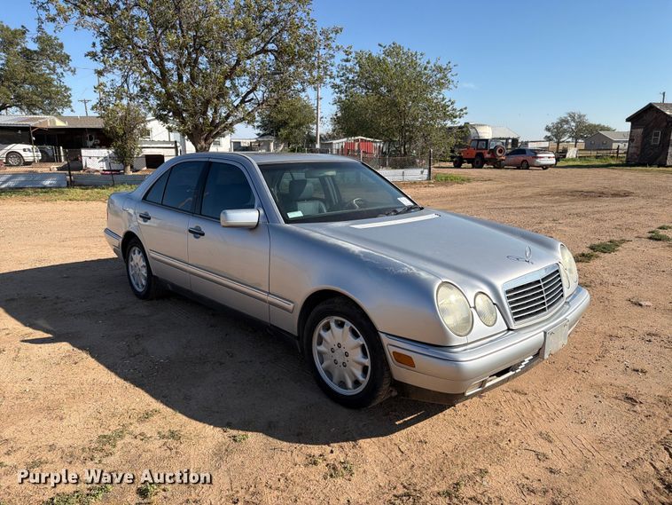 image for item DV8674 1999 Mercedes-benz E-Class 