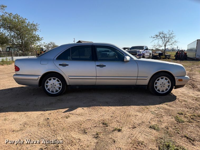 image for item DV8674 1999 Mercedes-benz E-Class 