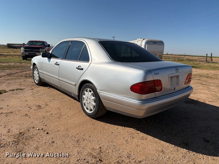 image for item DV8674 1999 Mercedes-benz E-Class 