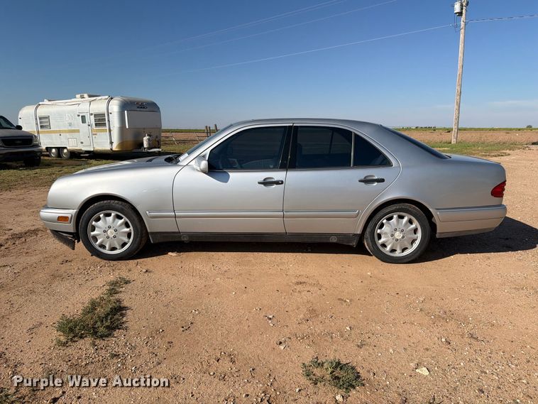 image for item DV8674 1999 Mercedes-benz E-Class 
