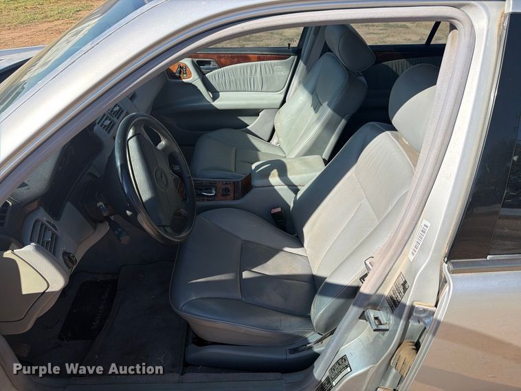 image for item DV8674 1999 Mercedes-benz E-Class 