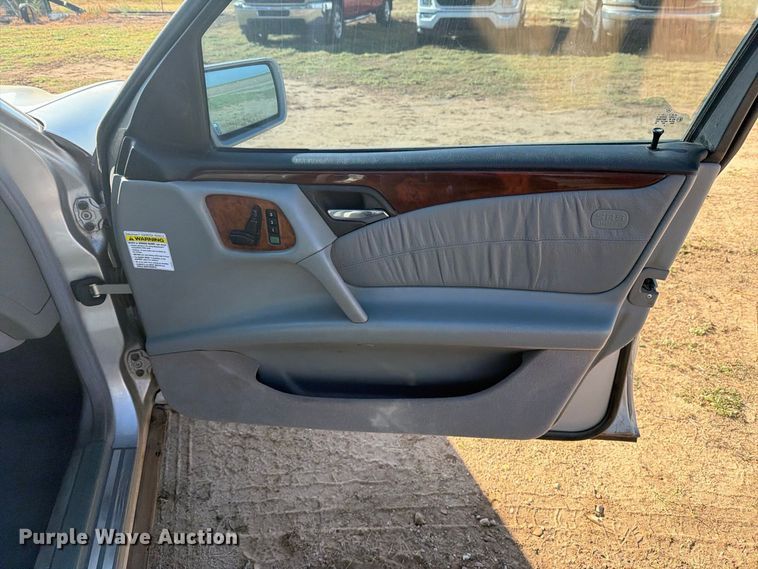image for item DV8674 1999 Mercedes-benz E-Class 