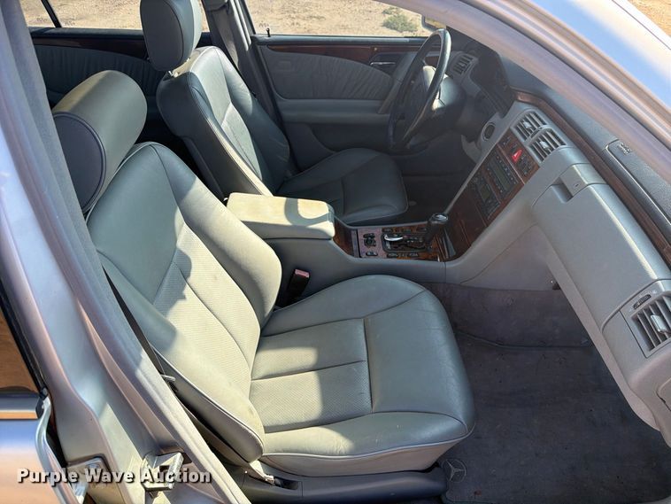 image for item DV8674 1999 Mercedes-benz E-Class 