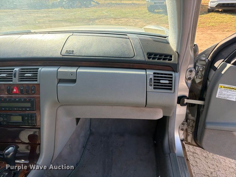 image for item DV8674 1999 Mercedes-benz E-Class 