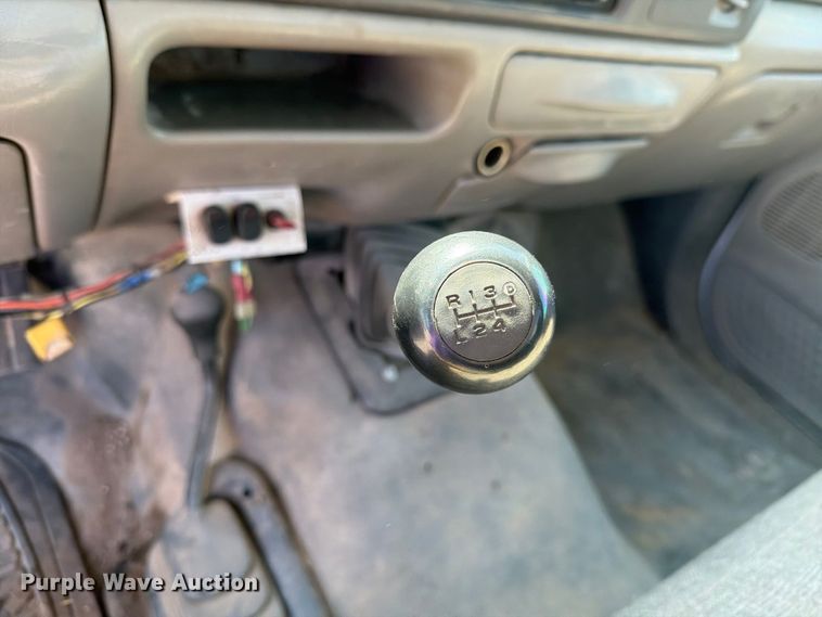 image for item DV8706 1999 Ford F550 utility / service truck