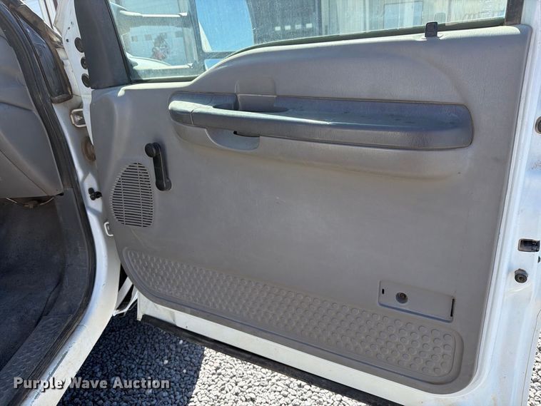 image for item DV8706 1999 Ford F550 utility / service truck