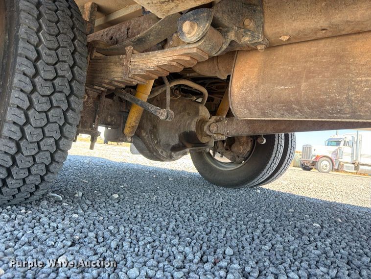 image for item DV8706 1999 Ford F550 utility / service truck