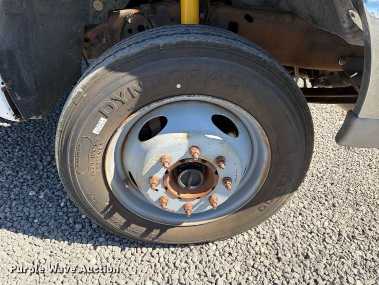 image for item DV8706 1999 Ford F550 utility / service truck