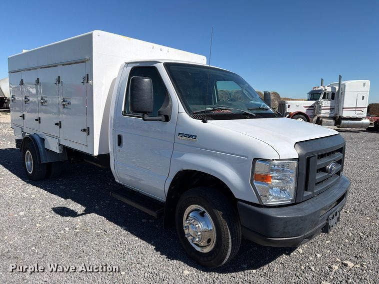 image for item DV8717 2019 Ford E450 refrigerated delivery truck