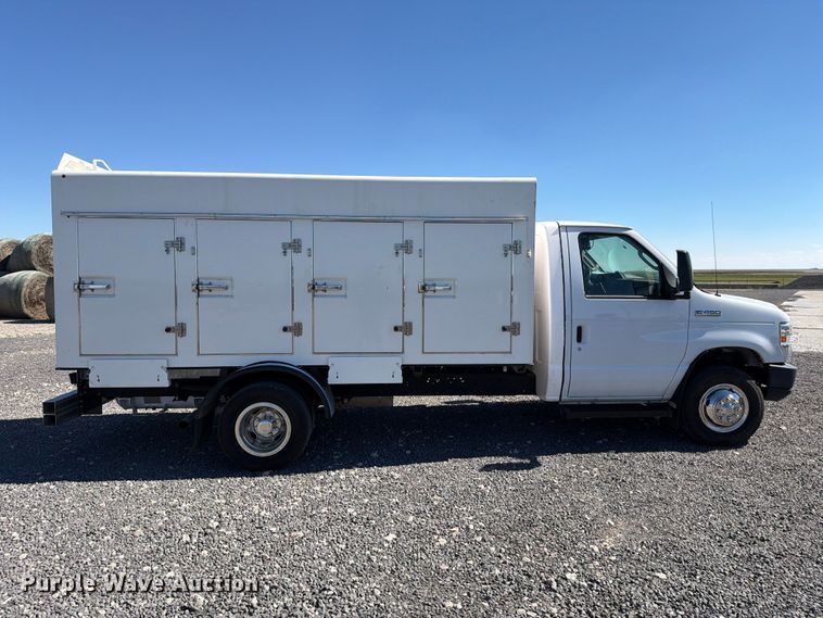 image for item DV8717 2019 Ford E450 refrigerated delivery truck