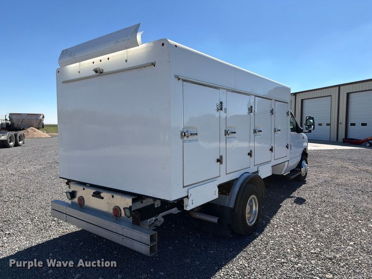 image for item DV8717 2019 Ford E450 refrigerated delivery truck