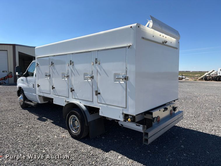 image for item DV8717 2019 Ford E450 refrigerated delivery truck