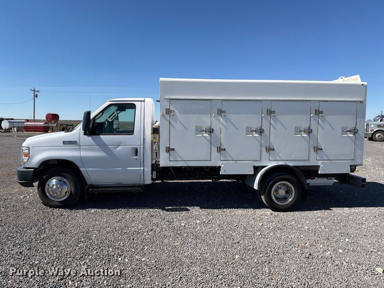 image for item DV8717 2019 Ford E450 refrigerated delivery truck