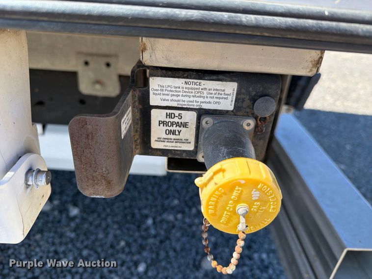 image for item DV8717 2019 Ford E450 refrigerated delivery truck