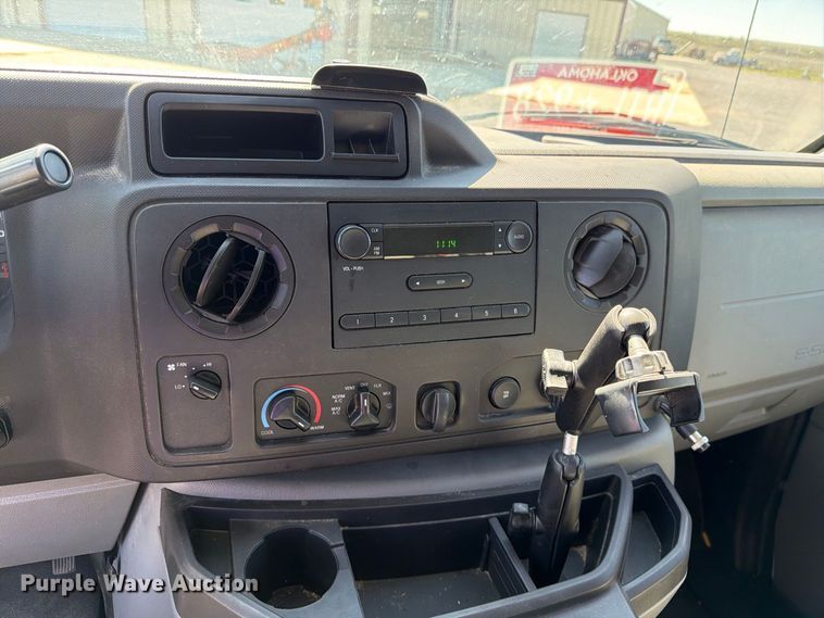 image for item DV8717 2019 Ford E450 refrigerated delivery truck