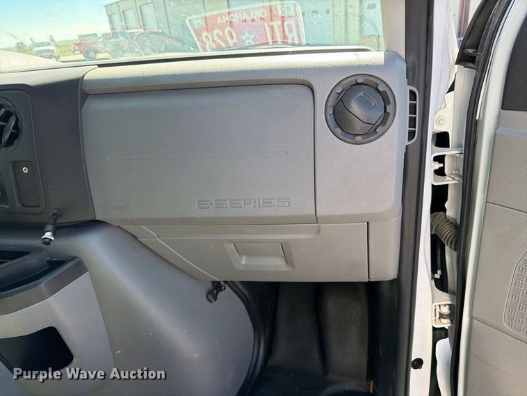 image for item DV8717 2019 Ford E450 refrigerated delivery truck