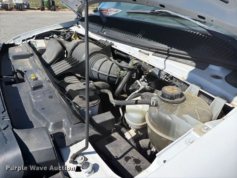 image for item DV8717 2019 Ford E450 refrigerated delivery truck