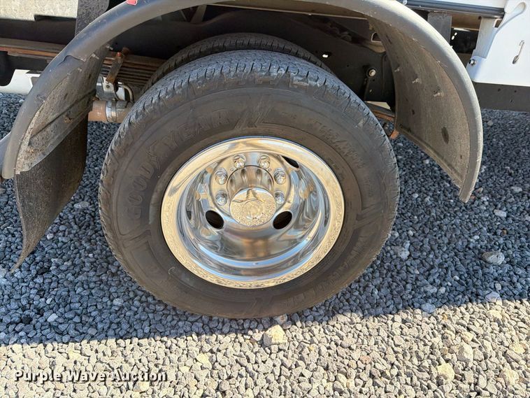 image for item DV8717 2019 Ford E450 refrigerated delivery truck