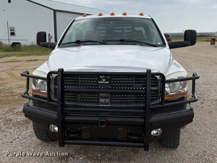 image for item DY3423 2006 Dodge 3500 Ext. Cab bale bed pickup truck