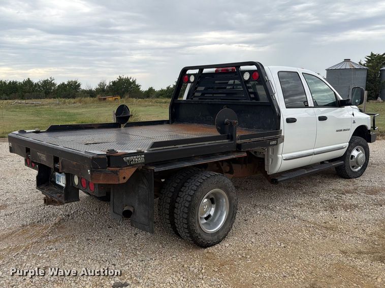 image for item DY3423 2006 Dodge 3500 Ext. Cab bale bed pickup truck