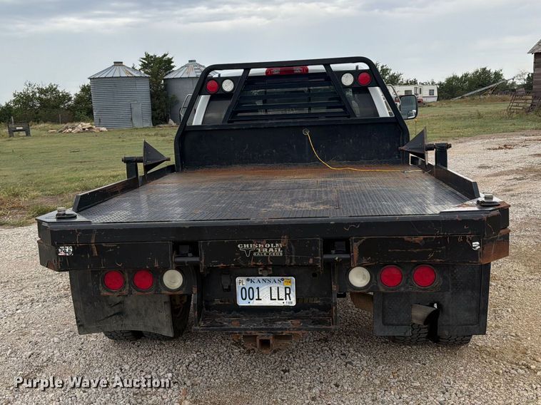 image for item DY3423 2006 Dodge 3500 Ext. Cab bale bed pickup truck