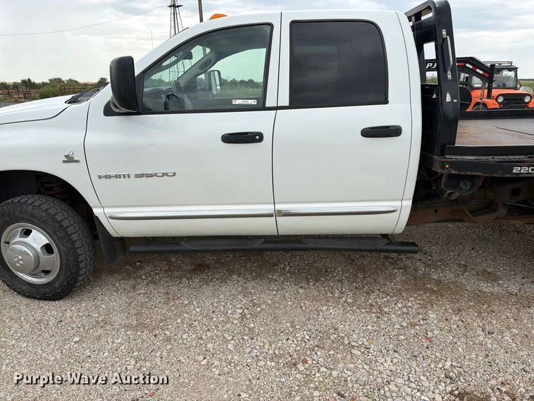 image for item DY3423 2006 Dodge 3500 Ext. Cab bale bed pickup truck