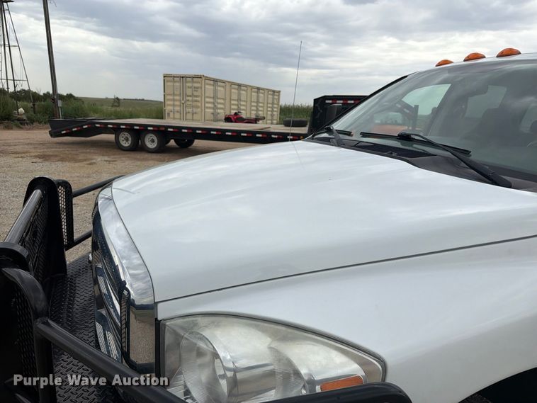 image for item DY3423 2006 Dodge 3500 Ext. Cab bale bed pickup truck