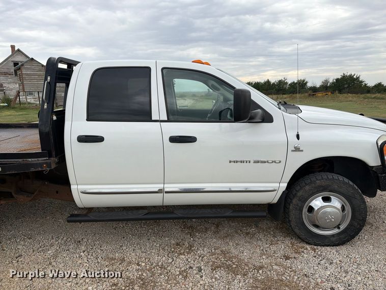 image for item DY3423 2006 Dodge 3500 Ext. Cab bale bed pickup truck