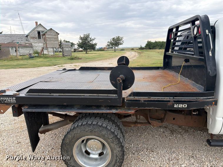 image for item DY3423 2006 Dodge 3500 Ext. Cab bale bed pickup truck