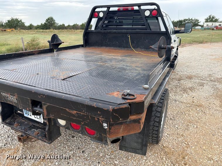 image for item DY3423 2006 Dodge 3500 Ext. Cab bale bed pickup truck