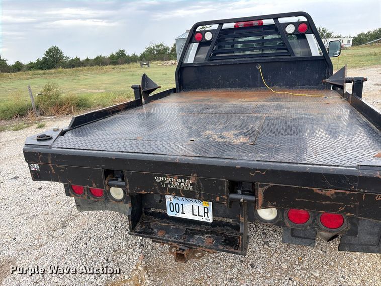 image for item DY3423 2006 Dodge 3500 Ext. Cab bale bed pickup truck