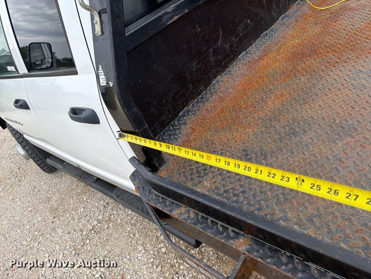 image for item DY3423 2006 Dodge 3500 Ext. Cab bale bed pickup truck