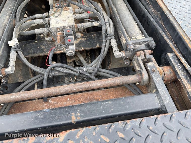 image for item DY3423 2006 Dodge 3500 Ext. Cab bale bed pickup truck