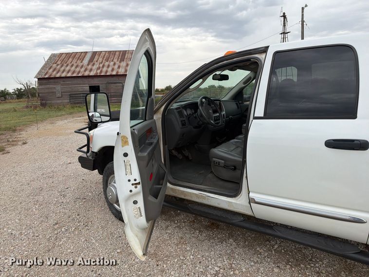 image for item DY3423 2006 Dodge 3500 Ext. Cab bale bed pickup truck