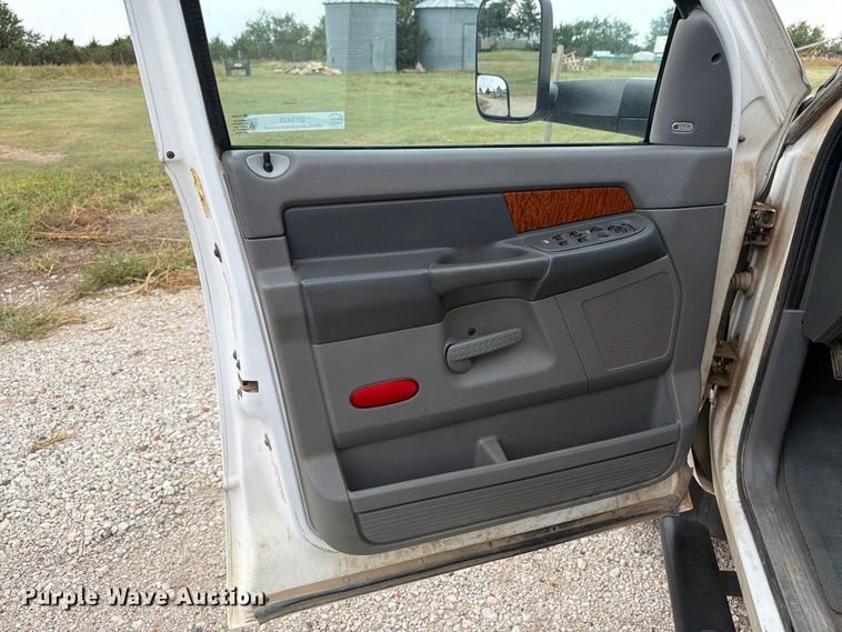 image for item DY3423 2006 Dodge 3500 Ext. Cab bale bed pickup truck