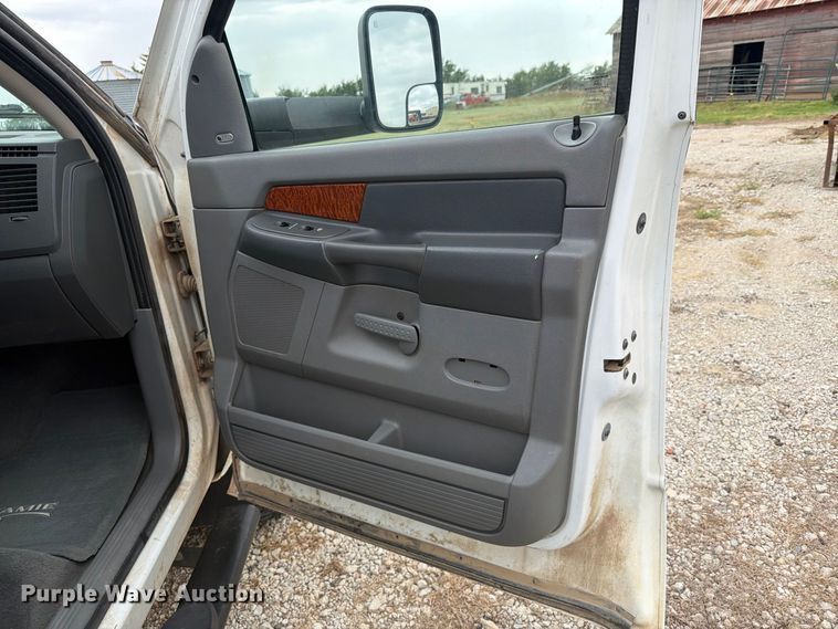 image for item DY3423 2006 Dodge 3500 Ext. Cab bale bed pickup truck