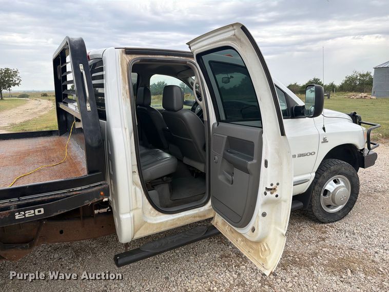 image for item DY3423 2006 Dodge 3500 Ext. Cab bale bed pickup truck