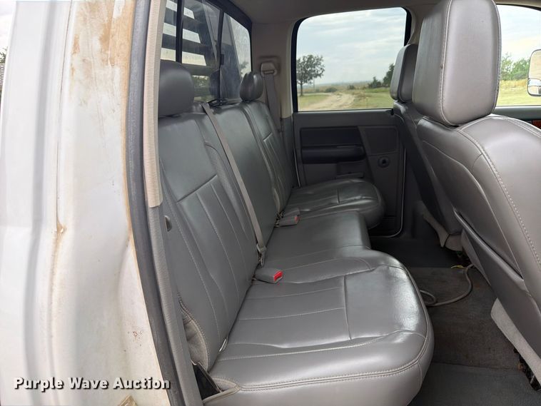 image for item DY3423 2006 Dodge 3500 Ext. Cab bale bed pickup truck