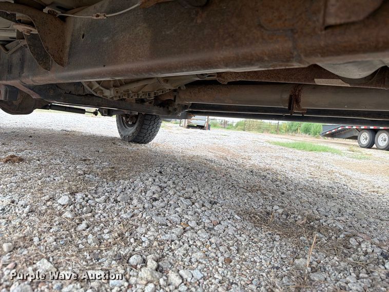 image for item DY3423 2006 Dodge 3500 Ext. Cab bale bed pickup truck