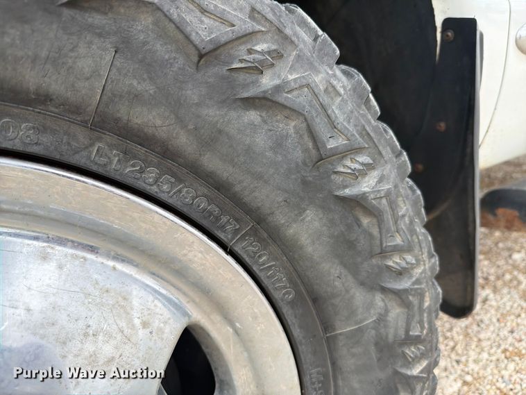 image for item DY3423 2006 Dodge 3500 Ext. Cab bale bed pickup truck