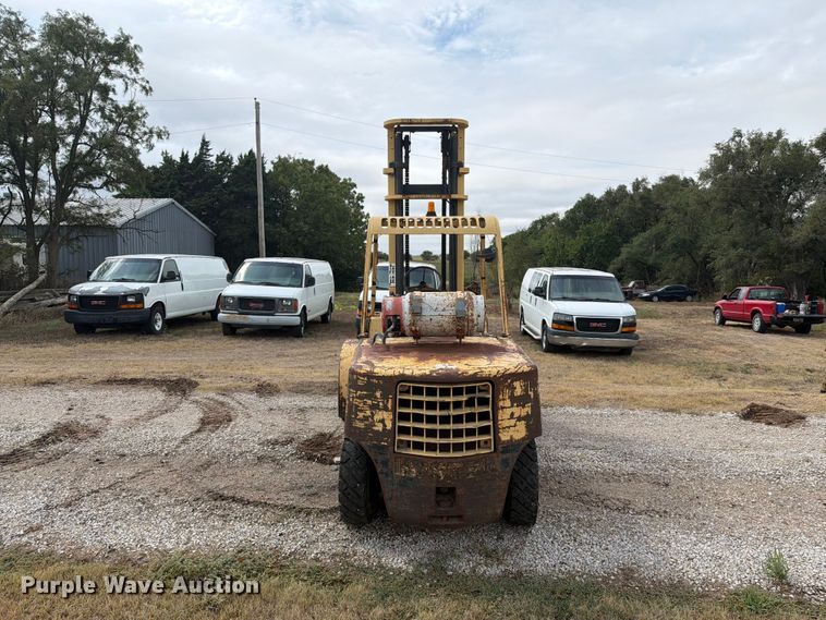 image for item DY3437 1983 Hyster 110 forklift